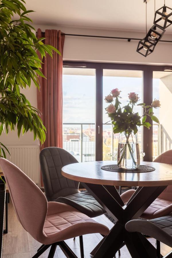 Glamour Apartment City View วรอตซวาฟ ภายนอก รูปภาพ