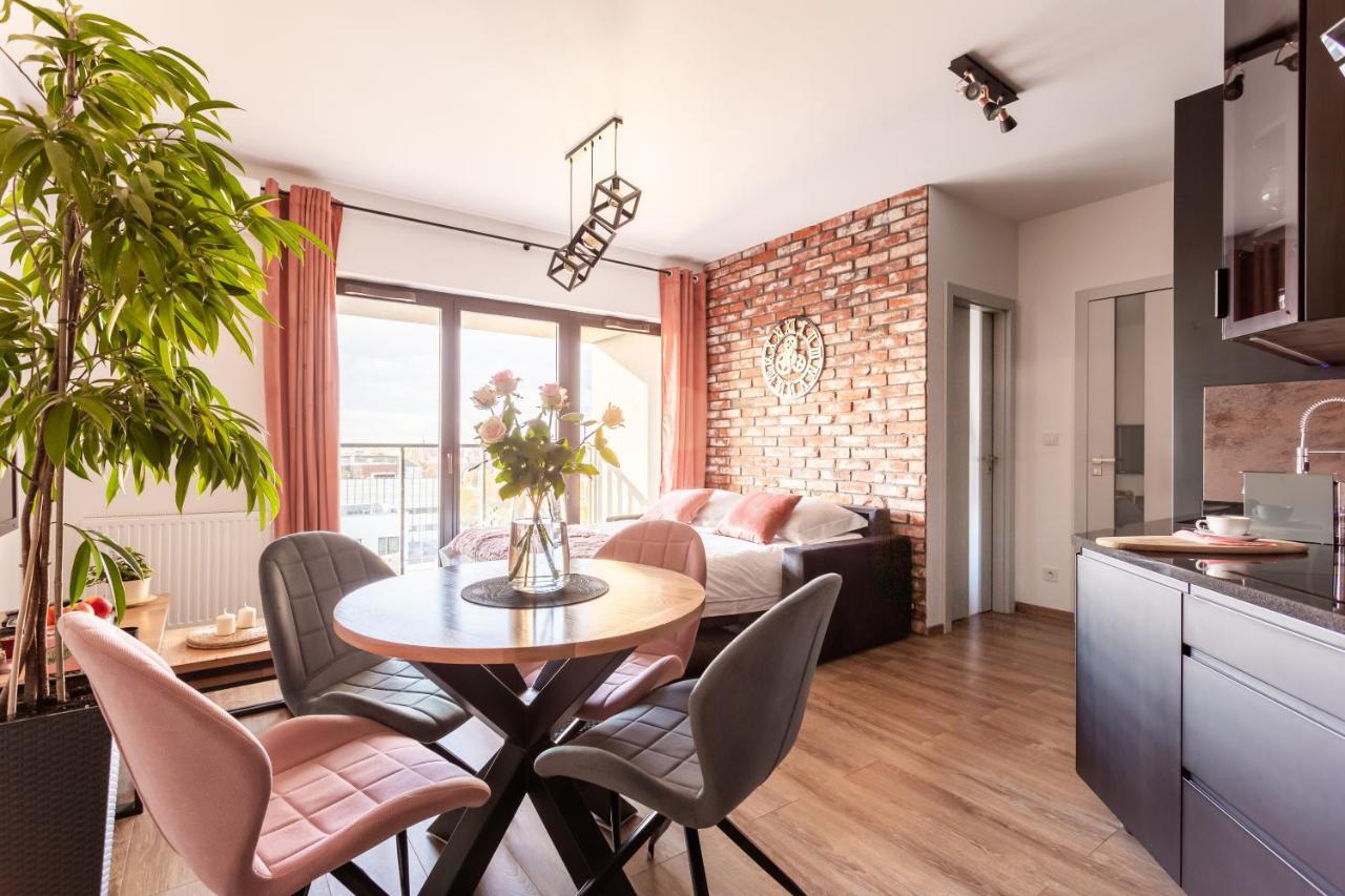 Glamour Apartment City View วรอตซวาฟ ภายนอก รูปภาพ